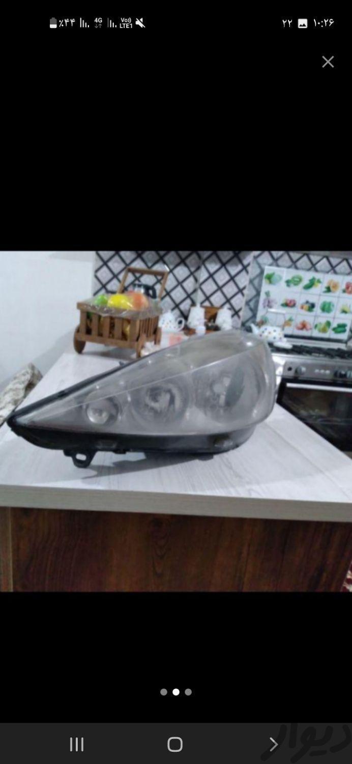 یک جفت چراغ جلو 207