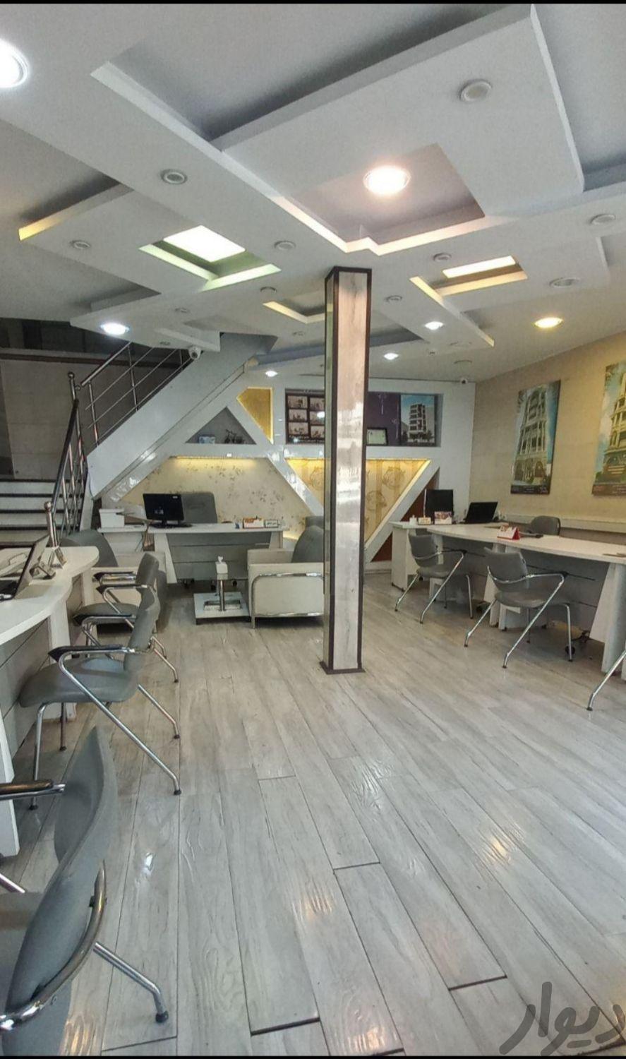 تعدادی مشاور مجرب و مبتدی خانم و آقا